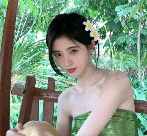 网红仿妆鞠婧祎,纹了同款发际线被质疑是男孩子,回怼什么男孩子,我是男人