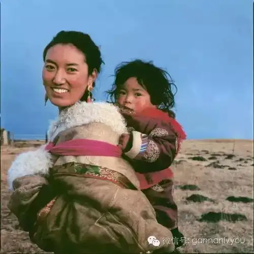 藏族情侣头像一对两张
