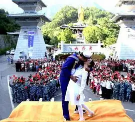 老君山情侣头像水兵服