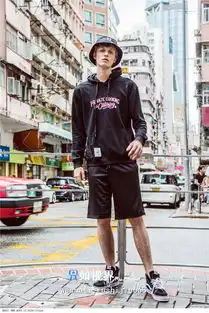 广州电商原宿风港风潮牌情侣服装卫衣t恤模特广告画册拍摄影
