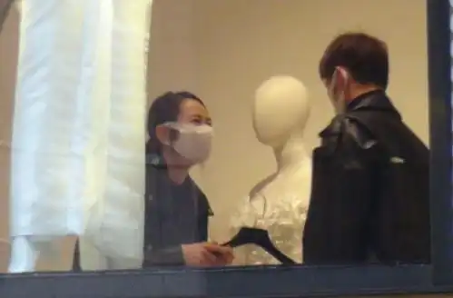 穿婚纱情侣头像一男一女