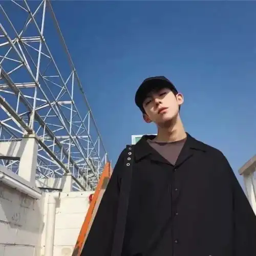 男生真人头像车窗