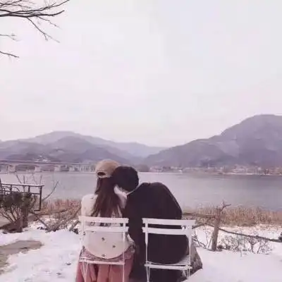 情侣头像一人一张像素风