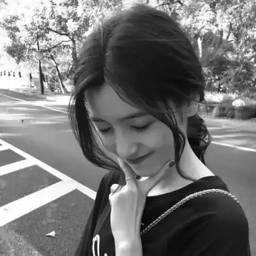 一眼就爱上的句子晚风路过陶坛,吹散了酒香,我记得你所有模样