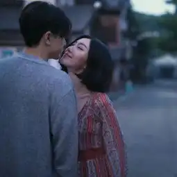 如果男生当面夸女生漂亮,其实是想说...