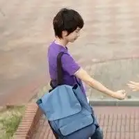 带有借钱还钱这两个字的动漫情侣头像