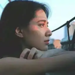 男生压女生污图情侣头像