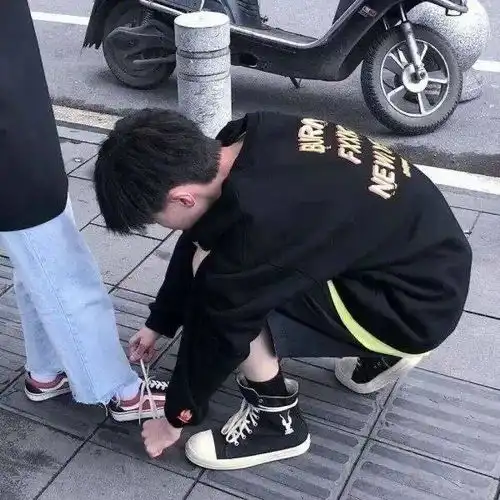 情侣头像丨月亮很圆,爱你很甜