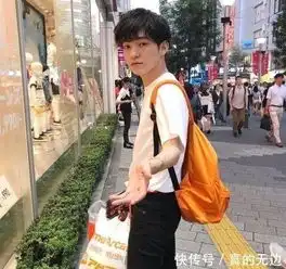 不是伪娘也不是基佬,他只是无性别男子美起来女生都自愧不如