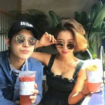 欧美时尚一对qq情侣头像