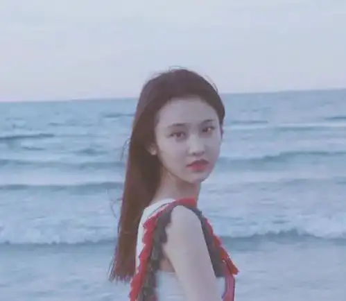 气质出尘婉约精致,5位90后清冷系女星,各有各的美