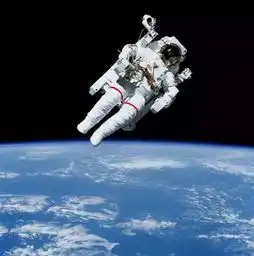nasa推出新款宇航服,一件价值1亿,5层监控为宇航员保驾护航