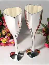 创意十足的情侣香槟杯