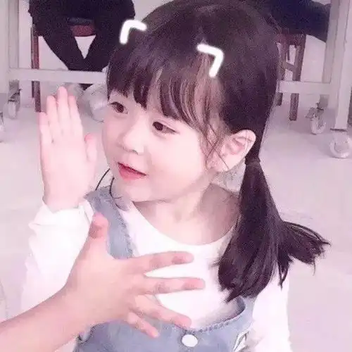 情侣头像单向的奔赴永远毫无意义